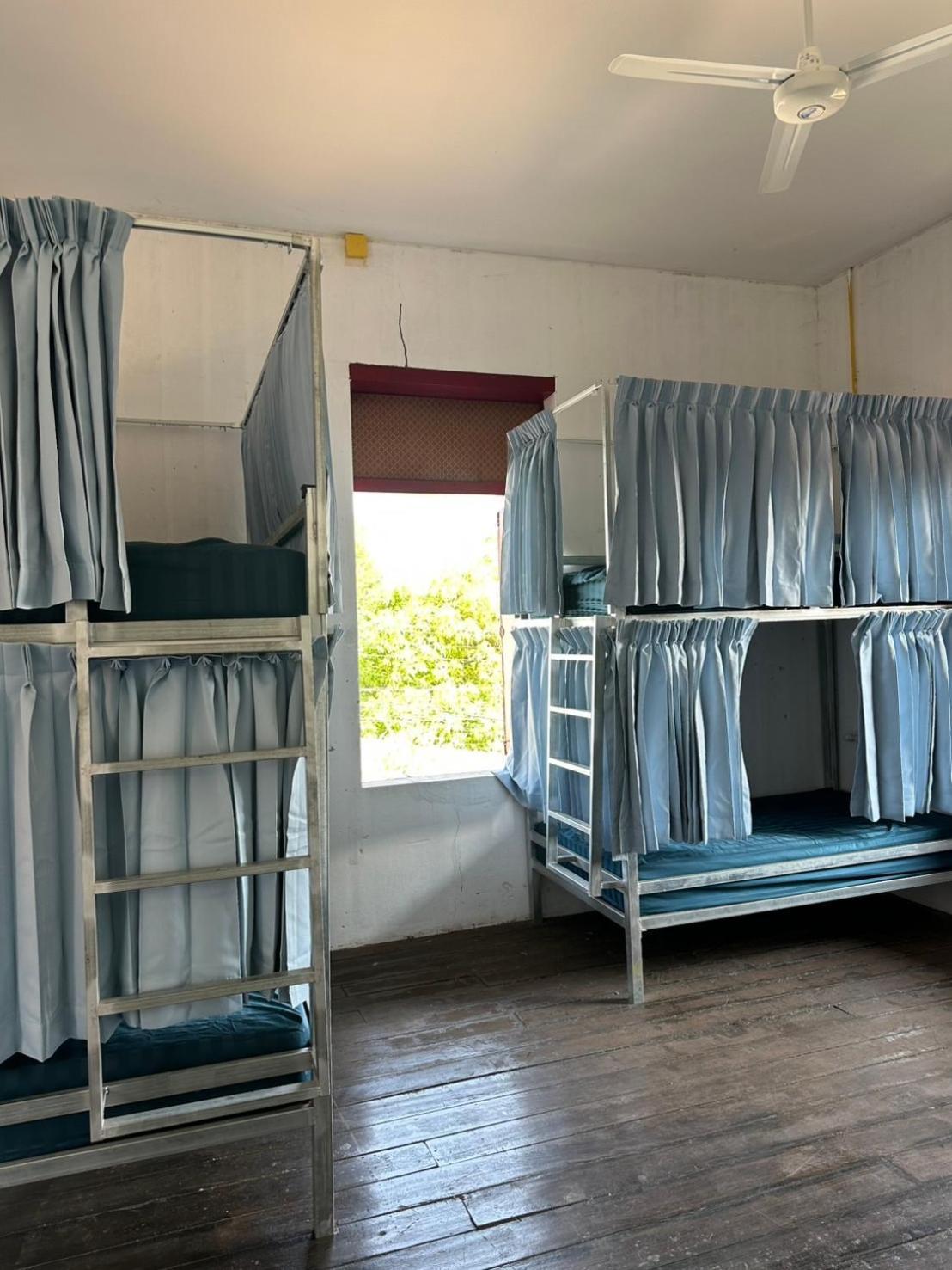 Via Thakhek Hostel & Cafe Esterno foto